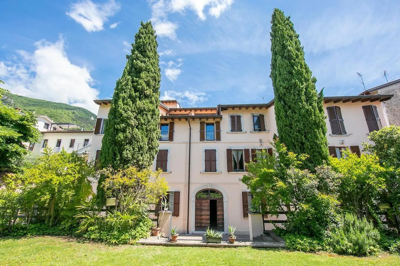 Berny 100M From Lake & Private Parking - Happy Rentals Salò