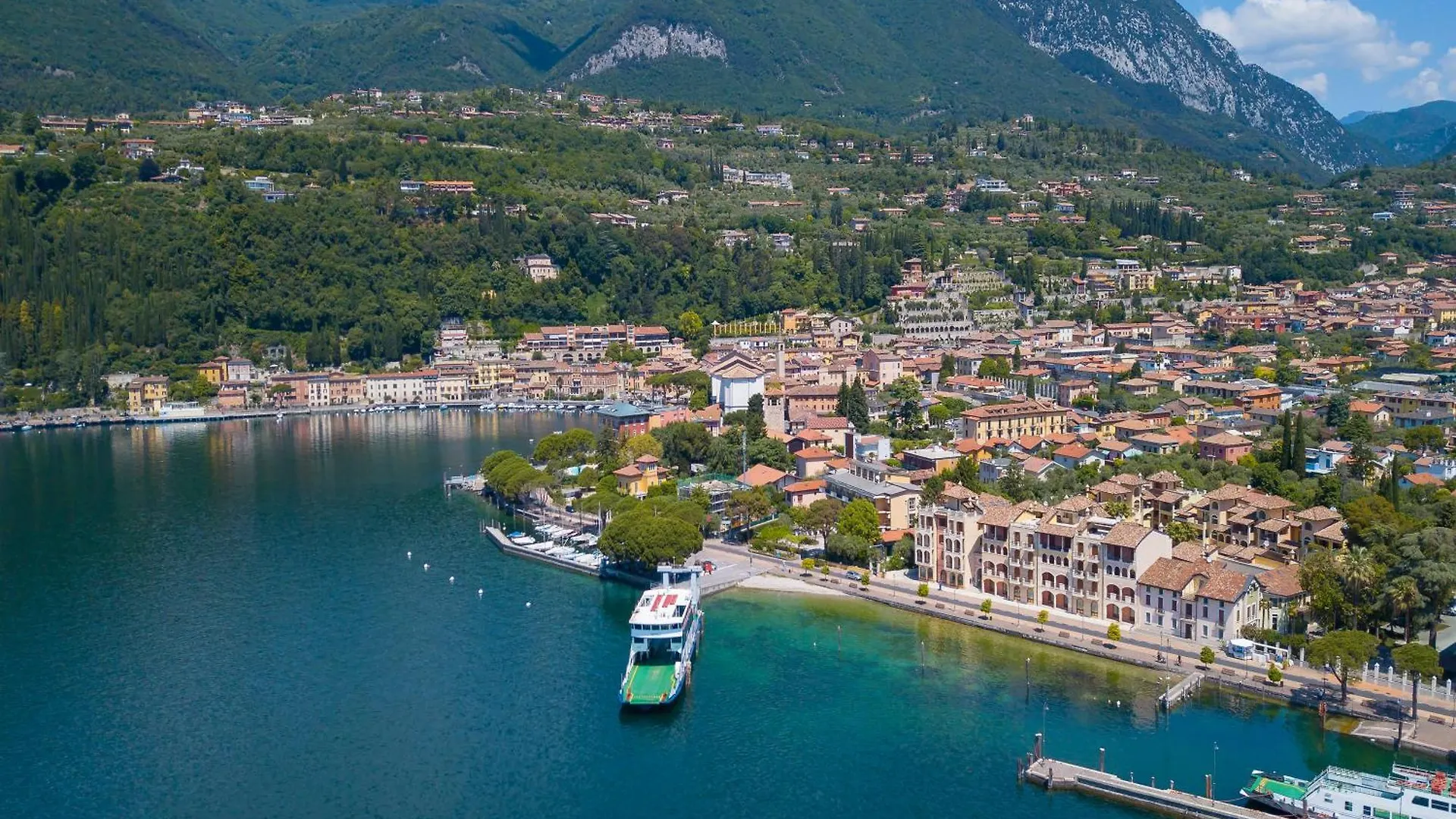 Berny 100M From Lake & Private Parking - Happy Rentals Salò İtalya