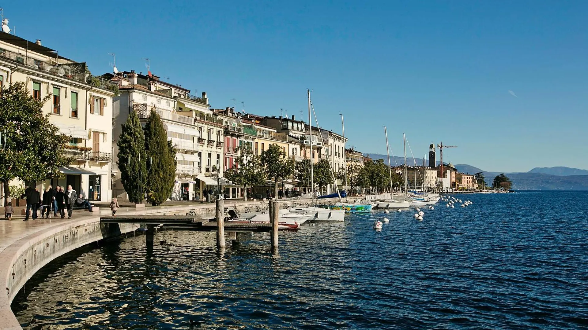 Berny 100M From Lake & Private Parking - Happy Rentals Salò 0*,  İtalya