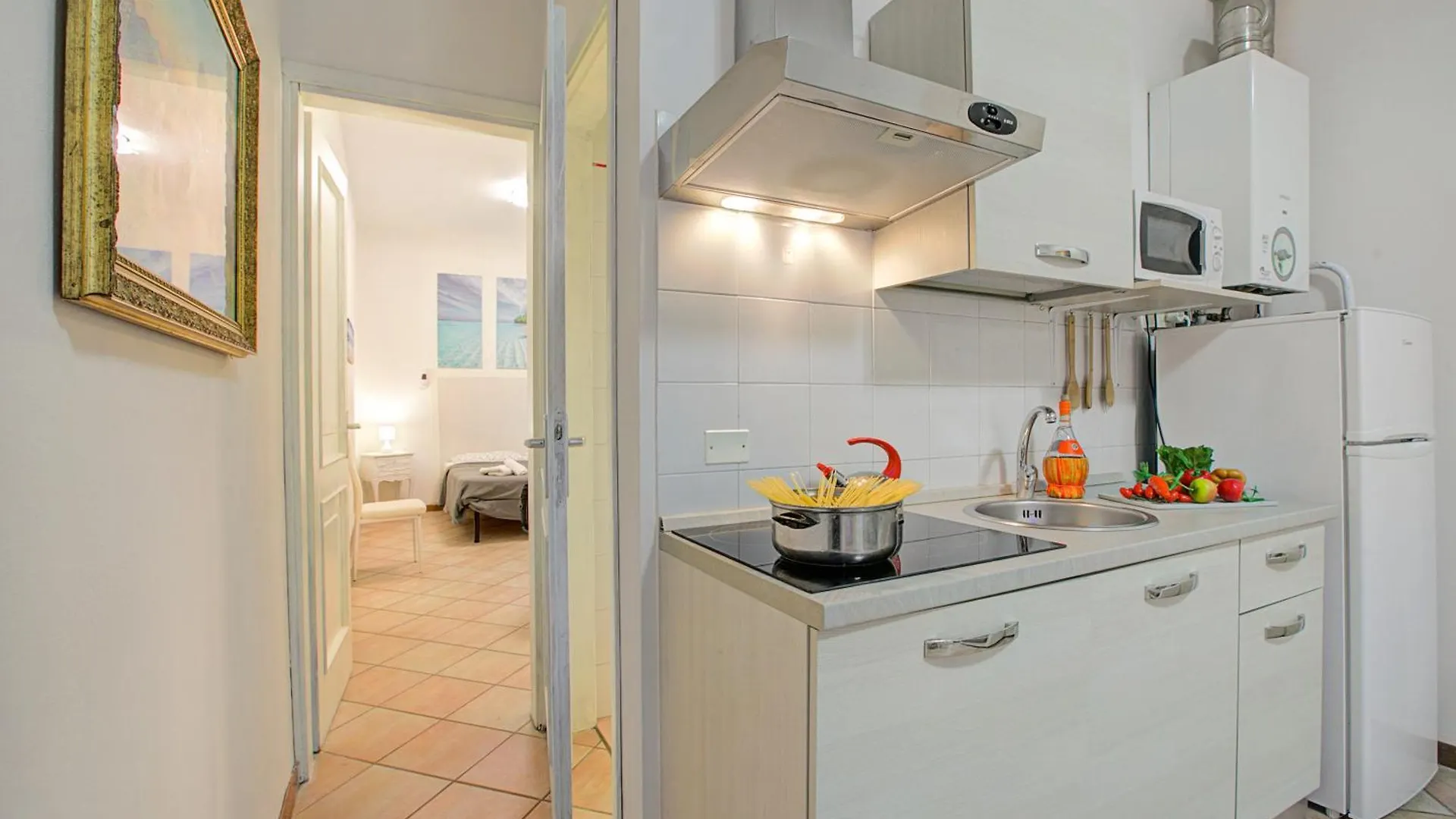 Berny 100M From Lake & Private Parking - Happy Rentals Salò 0*,  Italië